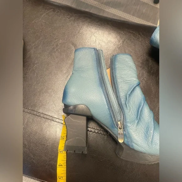 L'Artiste Spring Step Artsy Blue Leather Shooties Unique Booties Womens Size 40 - Picture 9 of 9